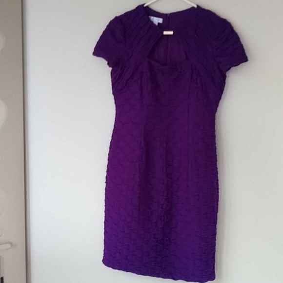 London Times Stretch Triangular Neckline Dress - Picture 1 of 12